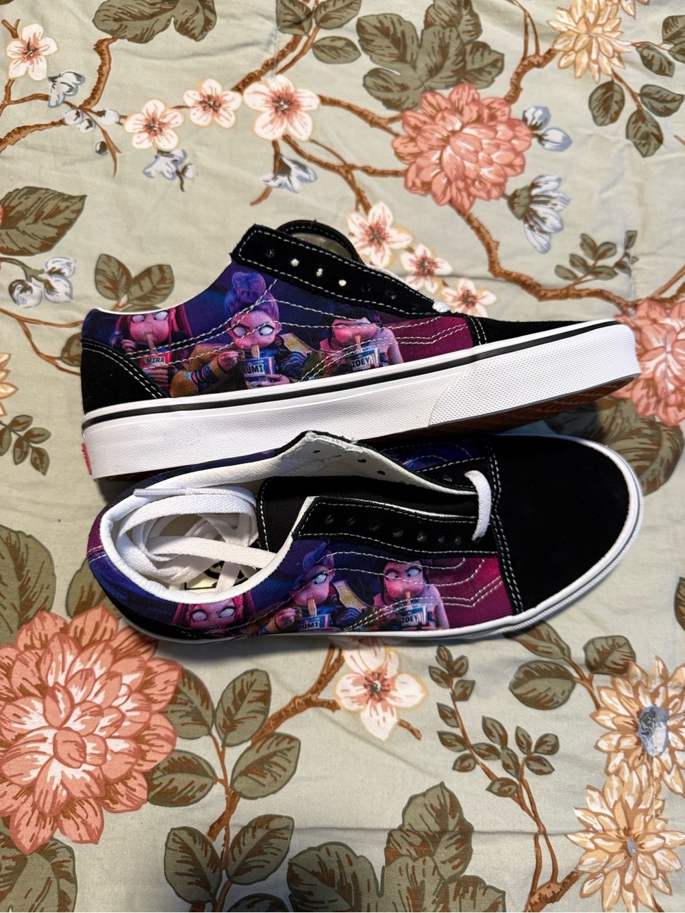 Vans x KPop Demon Hunters Old Skools - 6.5M | 8.0W